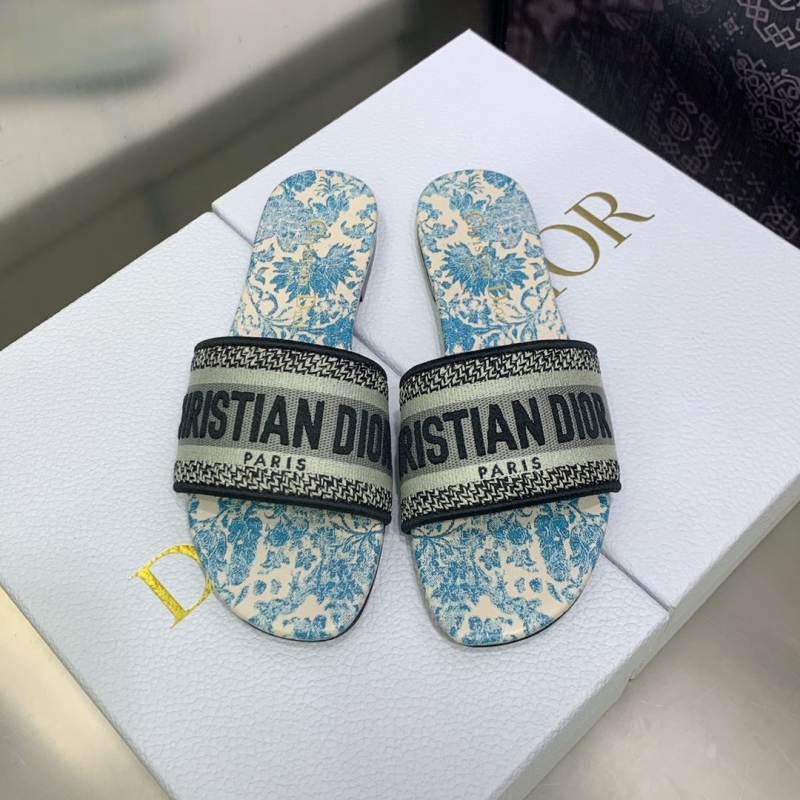 ch**an D*or slippers